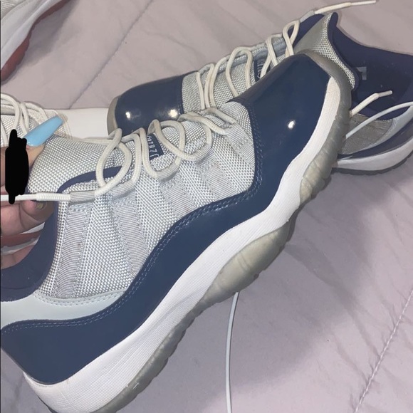 jordan low 11s - Picture 4 of 4